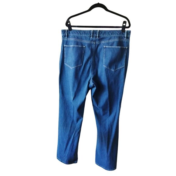 L.L. Bean Classic Fit Mid-Rise Denim Jeans Blue Straight Leg 5 Pockets Size 18 R - Picture 5 of 8